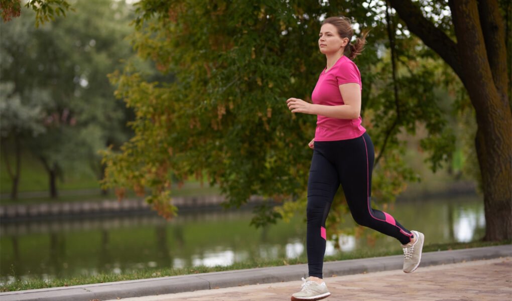 Mujer ejercitándose